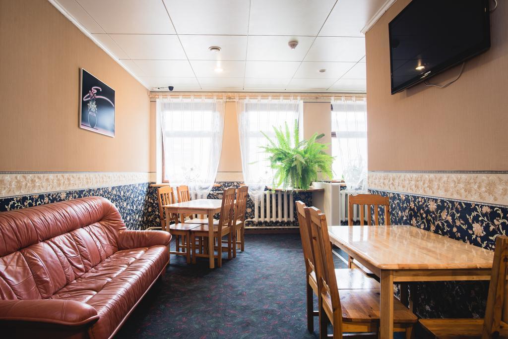 Maria Hostel Valga Eksteriør bilde